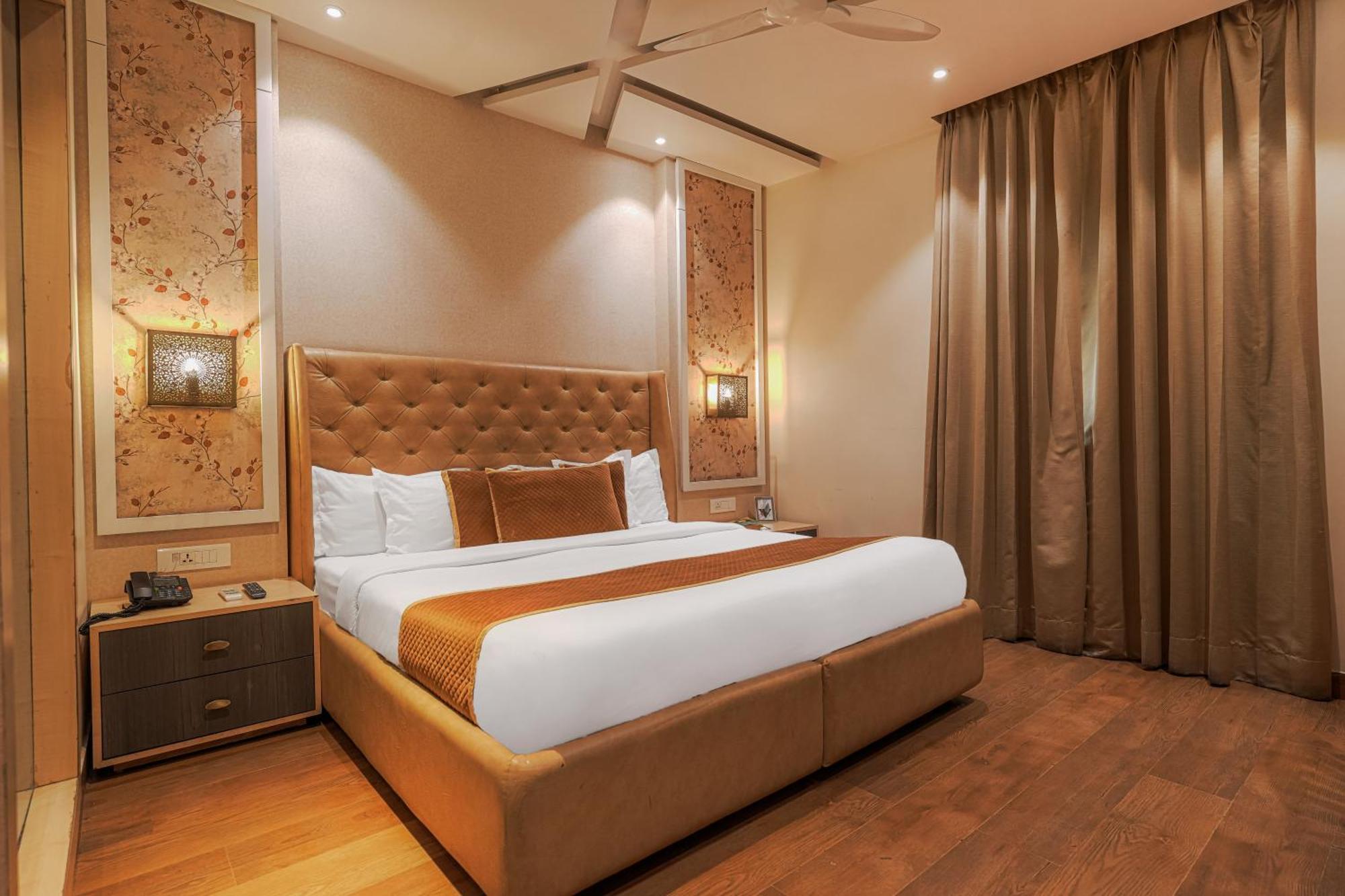 Csjs Inn Hotel Amritsar Esterno foto