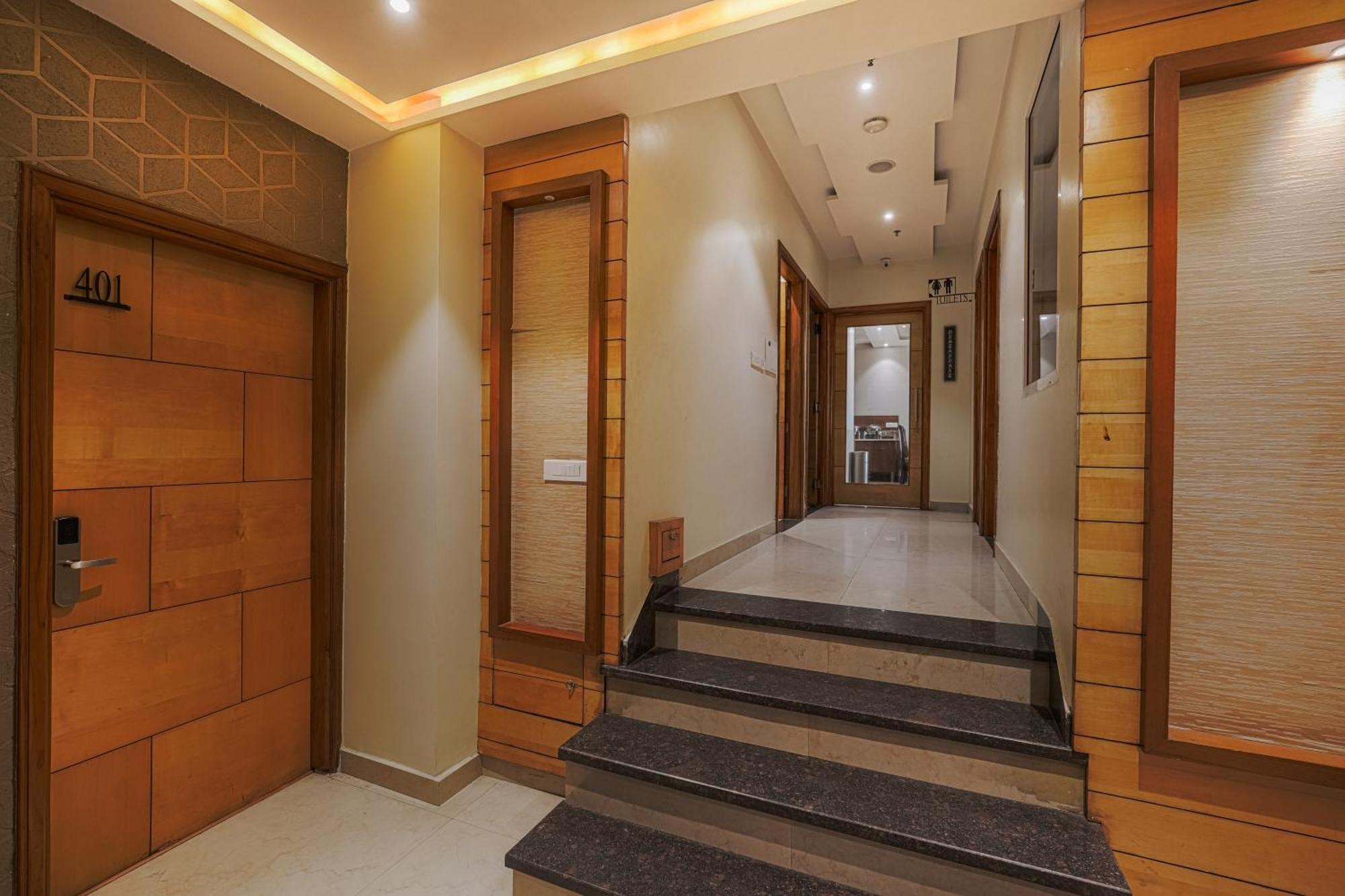 Csjs Inn Hotel Amritsar Esterno foto