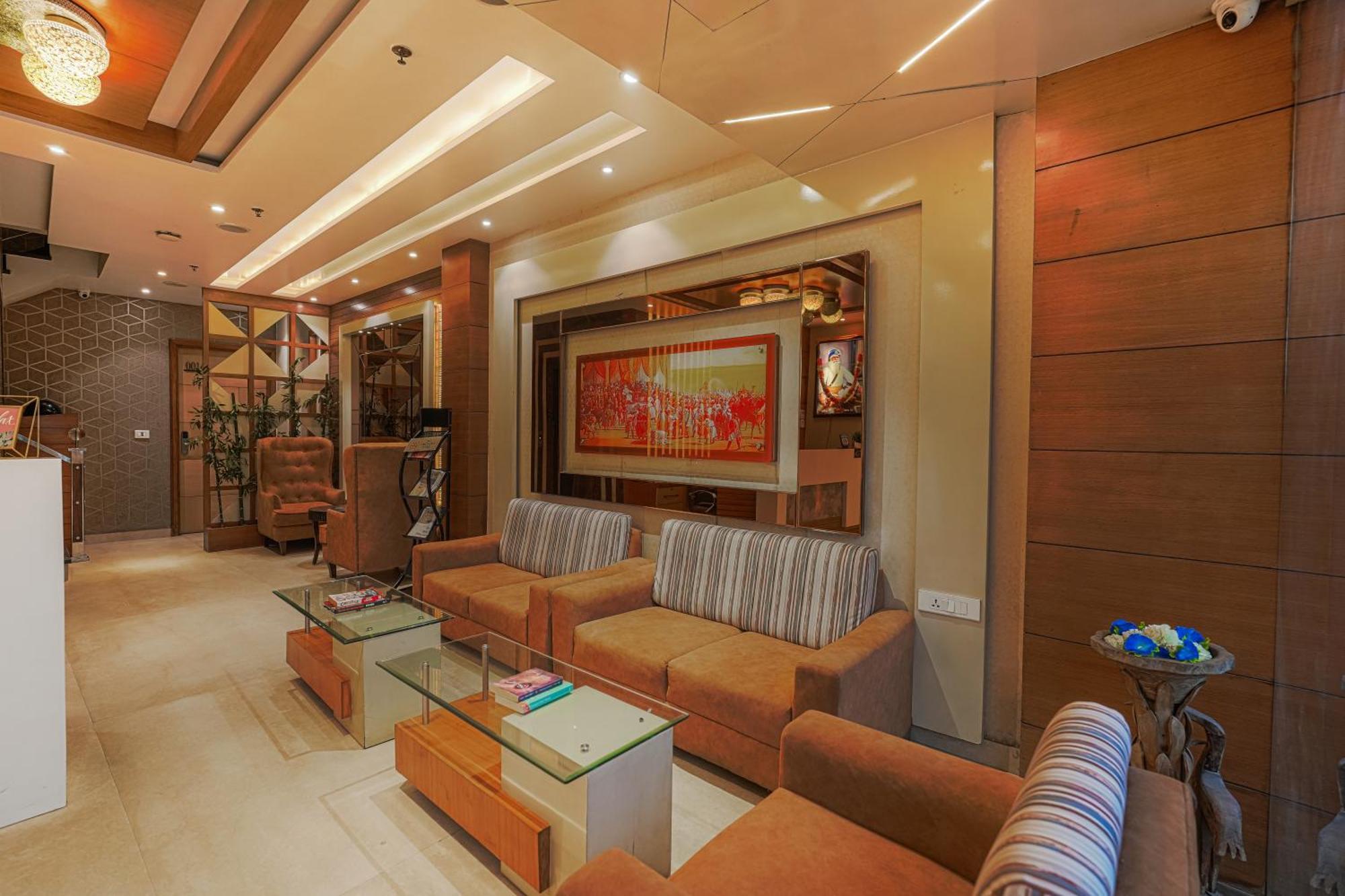 Csjs Inn Hotel Amritsar Esterno foto