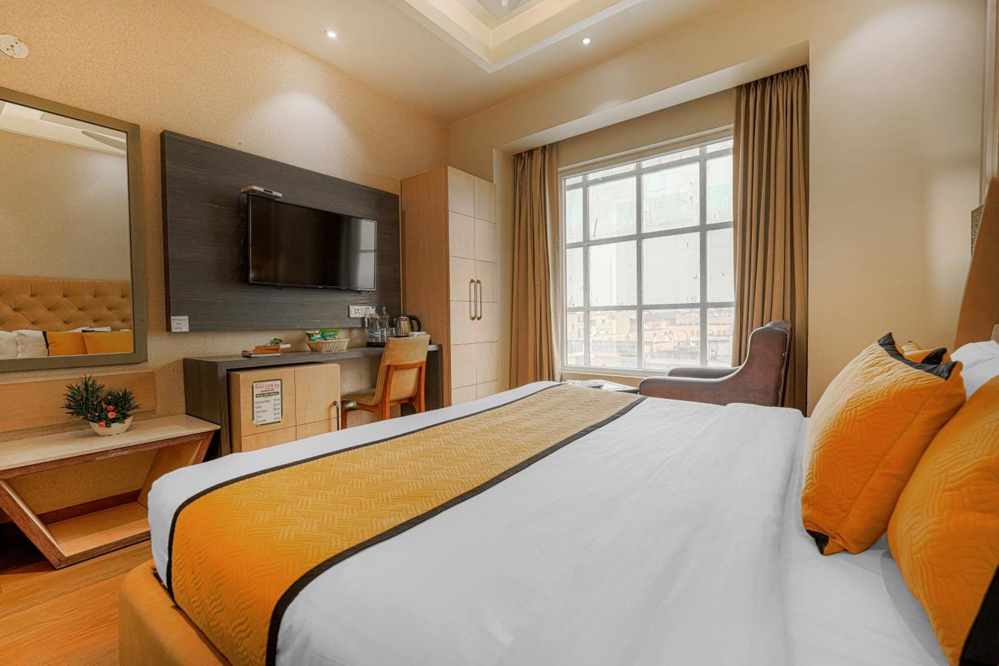 Csjs Inn Hotel Amritsar Esterno foto