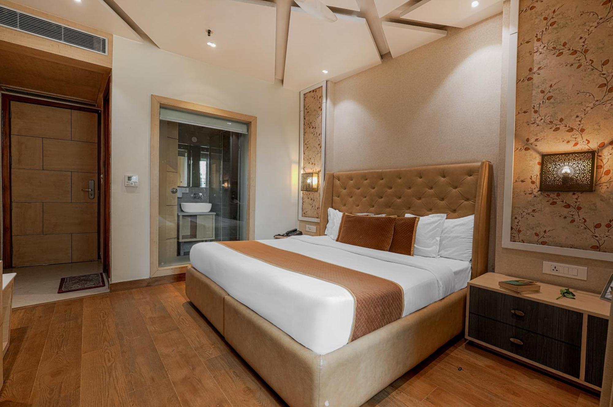 Csjs Inn Hotel Amritsar Esterno foto