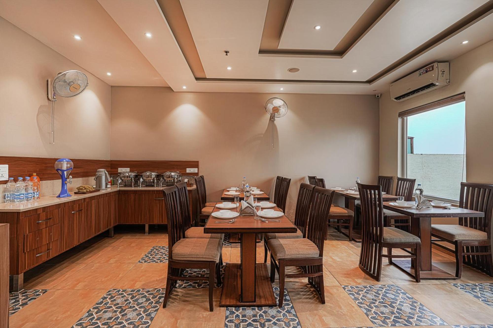 Csjs Inn Hotel Amritsar Esterno foto