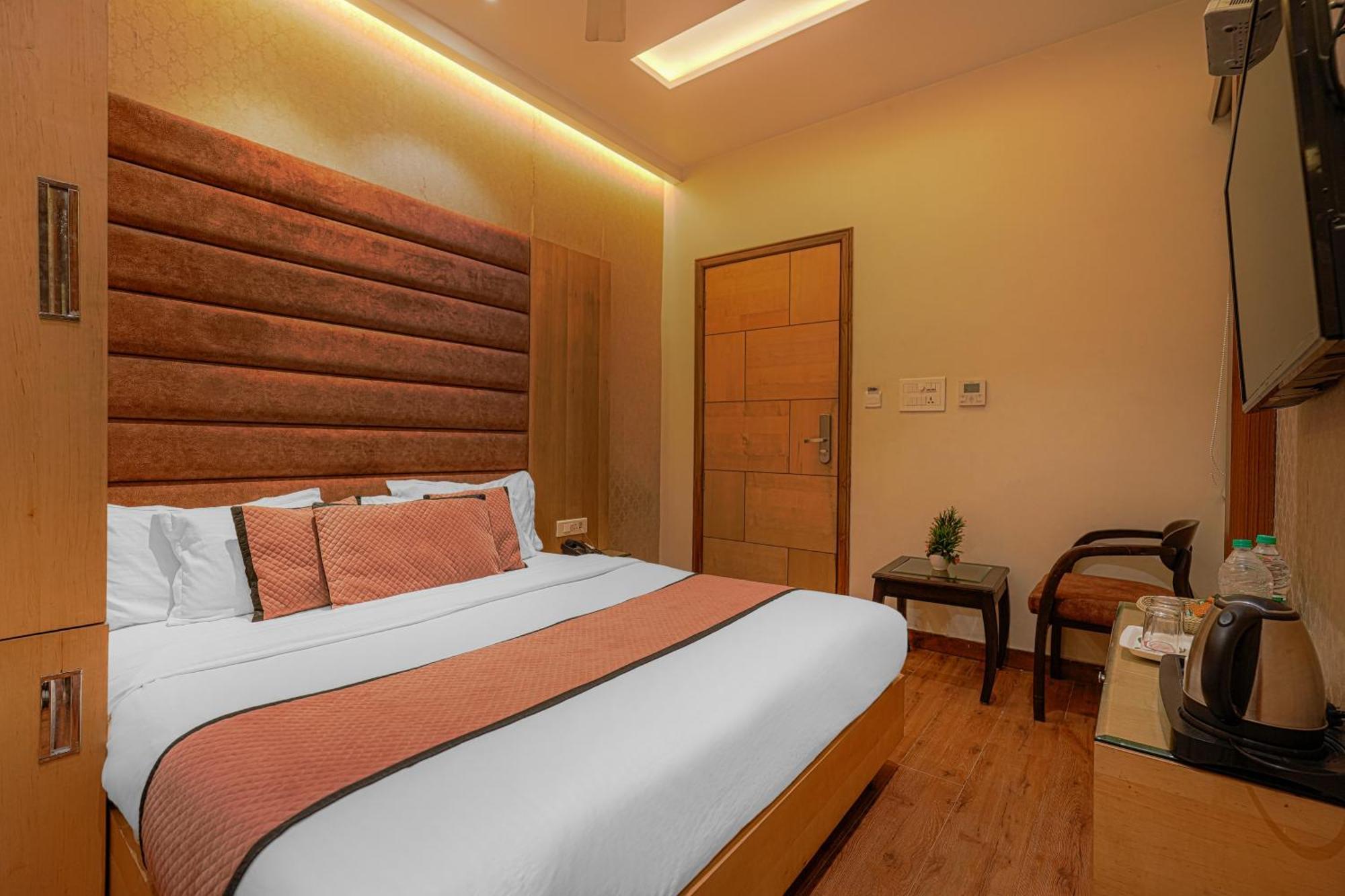 Csjs Inn Hotel Amritsar Esterno foto