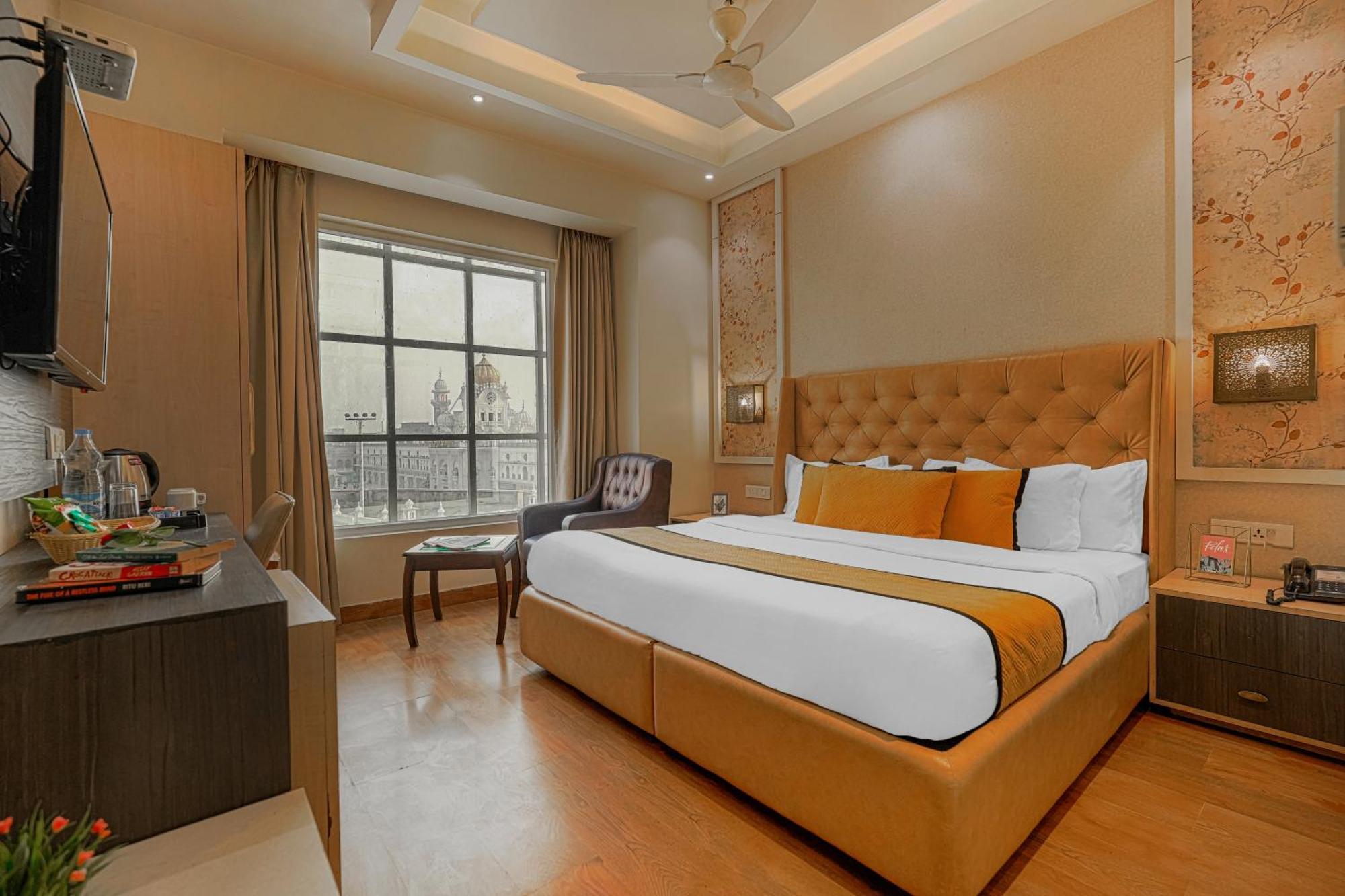 Csjs Inn Hotel Amritsar Esterno foto
