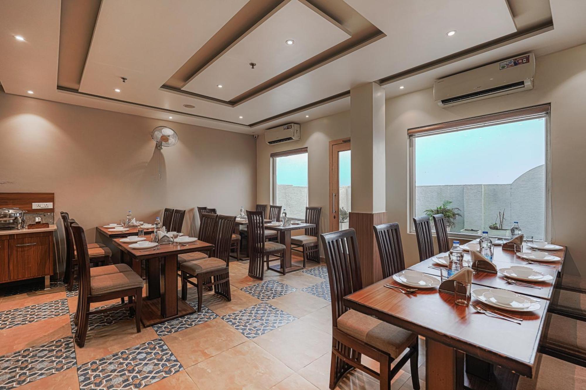 Csjs Inn Hotel Amritsar Esterno foto