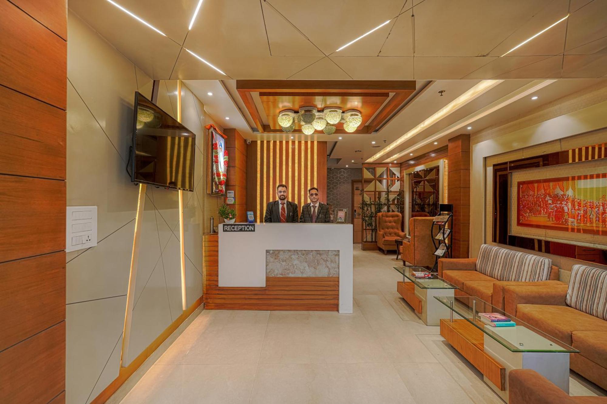 Csjs Inn Hotel Amritsar Esterno foto